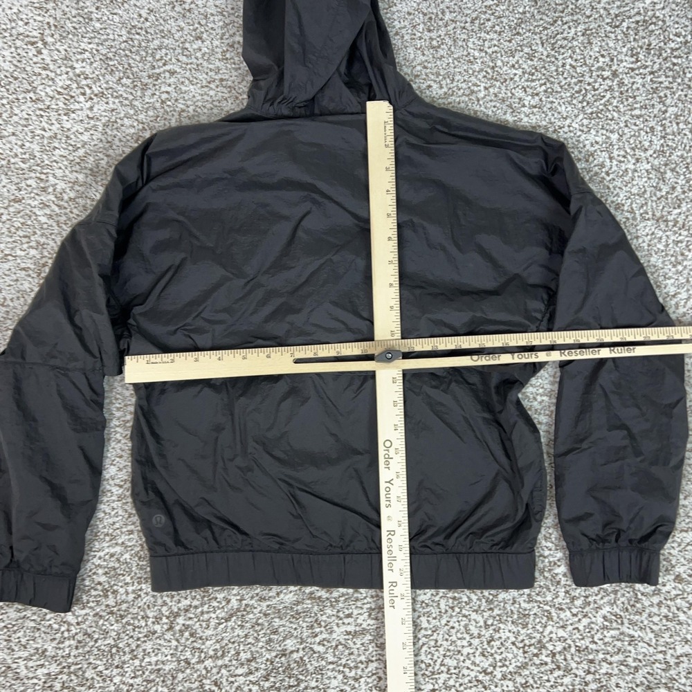 Lululemon Jacket Womens 4 Black Hooded Full Zip Lightweight Windbreaker Refined - Picture 7 of 9